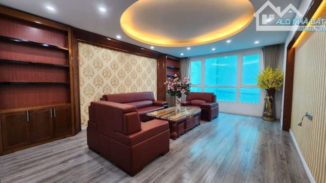 Bán Cực Gấp Nhà Phố Tạ Quang Bửu, Hai Bà Trưng, Phân Lô, Ôtô, 50m2x5T, 13.5 tỷ