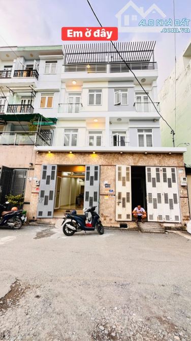 Nhà 1 Trệt 3 Lầu , đường 10M , 4M x 15M sổ hồng riêng Q12