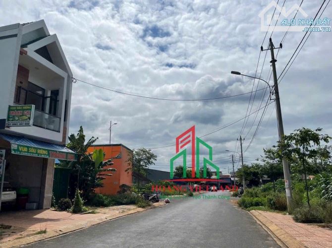 DUY NHẤT MẶT TIỀN THẠCH LAM Đất khu đấu giá Võ Thị Sáu Dt:5x20m (thổ cư 100%) hướng Na