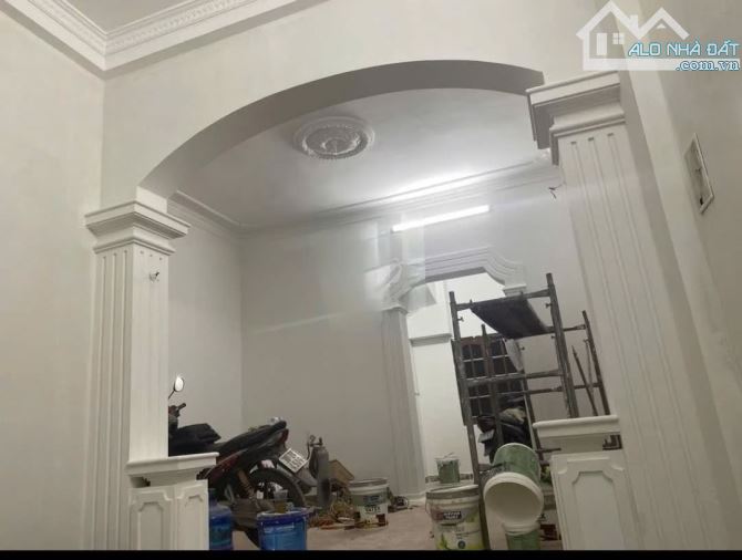 Cho thuê nhà ngõ 117 Thái Hà 4 tầng x 45m2, 4 ngủ, 3 vệ sinh, 14 Triệu