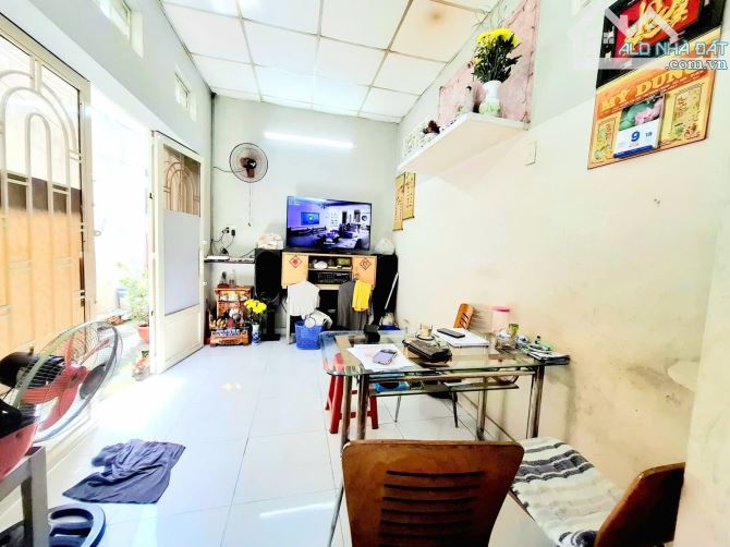 BÁN NHÀ BÀ ĐIỂM SỔ HỒNG RIÊNG , GIÁ 1 TỶ 9 , 40M2 , ĐANG NGỘP NGÂN HÀNG