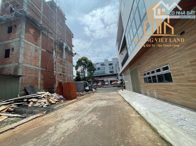 Đất TĐC đường Lý Tự Trọng khu siêu thị Coop Mart.  Dt: 5m x 15,5 m (thổ cư 100%) hướng tây
