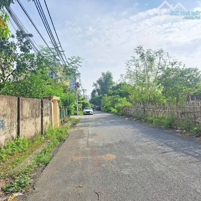 Bán 59m2 đất bát khối Lòng Biên , ngõ rộng 4,2m đất đẹp giá hợp lý