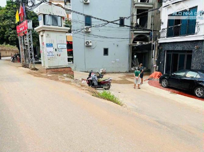 Bán nhà Tổ 10 Yên Nghĩa, ô tô con vào nhà. 32m2, 4 tầng, mt 4.5m, 5.8 tỷ. Đại học Phinenka