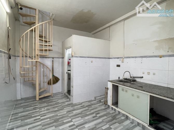 2 tỷ1- Bán nhà Tân Phú, Phú Trung, 13.1m2- 2 tầng- sổ riêng