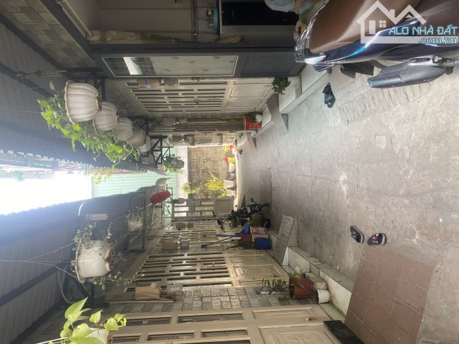 Hh2% chính chủ Nhà đẹp liền kề, diện tích 3x6m, 1 trệt 1 lửng, đường vào 3,5m, gần Miếu Rạ
