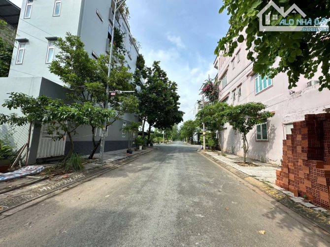 13.5 tỷ lô E30 Khu 1 TML, dt 99.8m2, hướng Đông Nam.