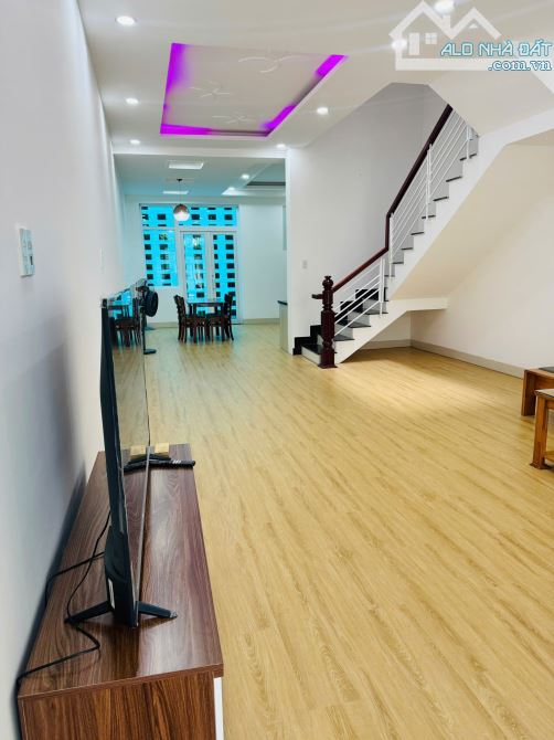Nhà 3 tầng mặt tiền Kha Vạn Cân KĐT Phước Long A Nha Trang dt 89,5m2 đường 12m
