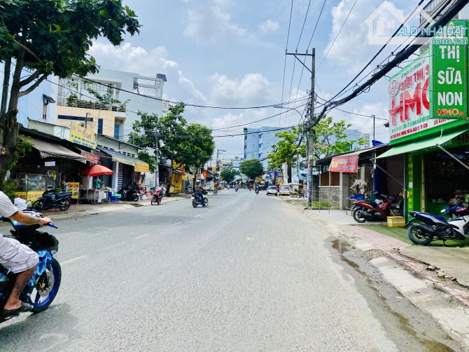 Nhà hẻm thông, đường xe hơi 6m Lê Thị Riêng. DT: 4m x 25m Giá: 5.1 tỷ