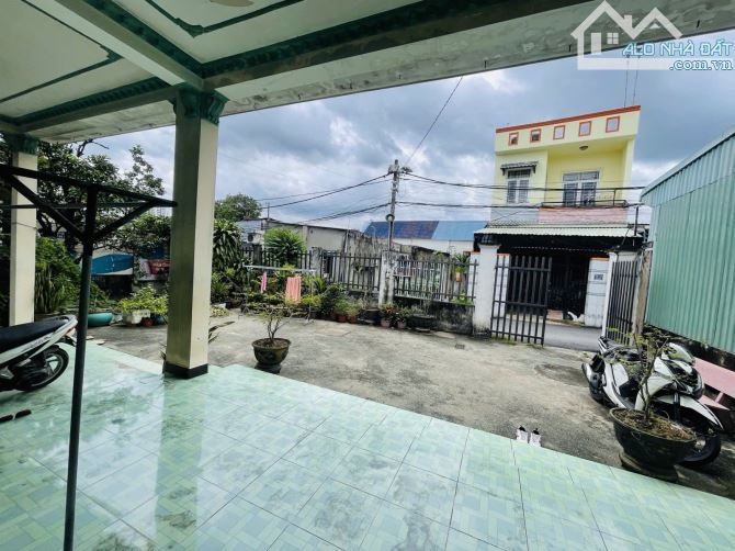BÁN NHÀ C4 CẠNH VINHOMES THỦ ĐỨC- 350M2- NGANG 17M*23M- XE HƠI NGỦ TRONG NHÀ