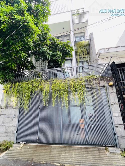Bán Nhà Phố 4 Tầng Hẻm 5m Khu Phân Lô đường số 3 TRƯỜNG THỌ THỦ ĐỨC DT: 100m2 Giá 13 Tỷ