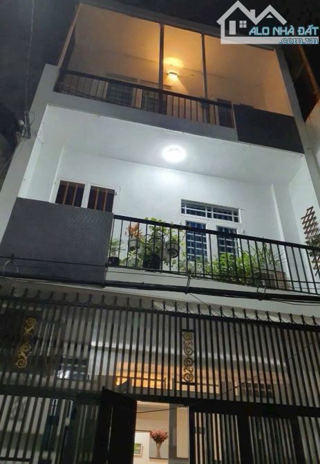 BÁN NHÀ TÂN SƠN NHÌ , GIÁ NHỈNH 5 TỶ , Ô TÔ ĐỖ CỬA