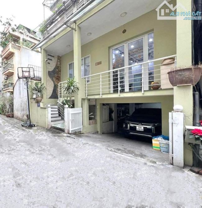 Bán nhà phố Cầu Giấy 92m2 MT7.4m-4 Tầng Ngõ Ô Tô Gần Phố,Ở Hoặc Kinh Doanh Đẹp