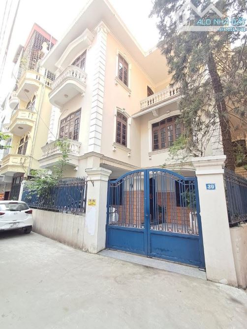 Biệt thự Thái Hà quận Đống Đa 154m2 MT12m-3 Tầng Căn Góc 3 Thoáng,Ô Tô Tránh Dừng Đỗ