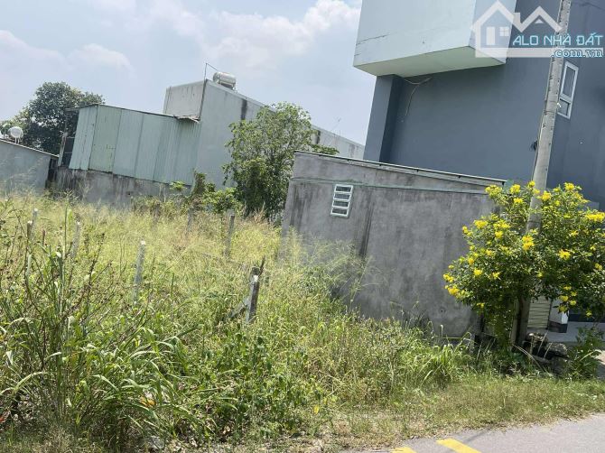 Cần bán Gấp Lô Đất PHú Hoà ĐÔng Củ Chi 130m2 giá 700tr SHR Công Chứng Ngay