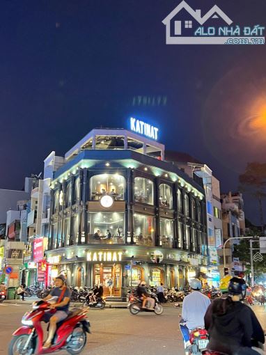 NHÀ GÓC 3MT + VÒNG XOAY MT TRẦN HƯNG ĐẠO - CHÂU VĂN LIÊM-MẠC CỬU (11X9M) GIÁ 62 TỶ