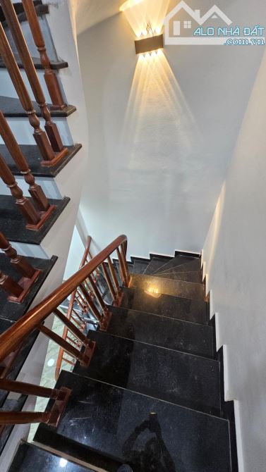 Bán nhà Sông sét , viu sông , ô tô vào nhà , thang máy , KD , dt 67m x 6 T x 18,9 Tỷ