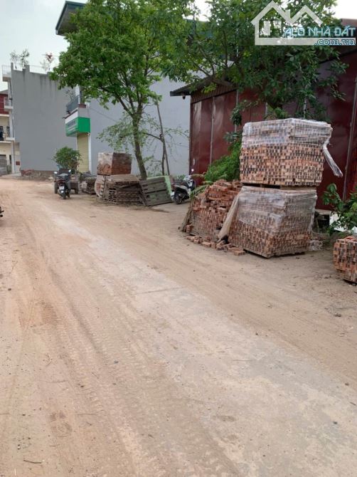 Chính chủ gửi bán 2 lô 85m khu Đấu giá Đan Kim. Hàng cực hiếm. Đường oto thông các ngả Siê