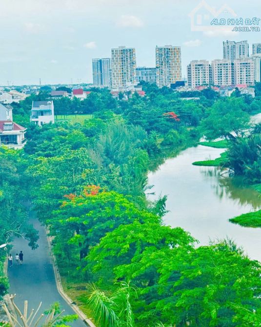 Bán gấp lô đất biệt thự vị trí đẹp, giá cực tốt chỉ 60 triệu/m2. Sổ hồng riêng.