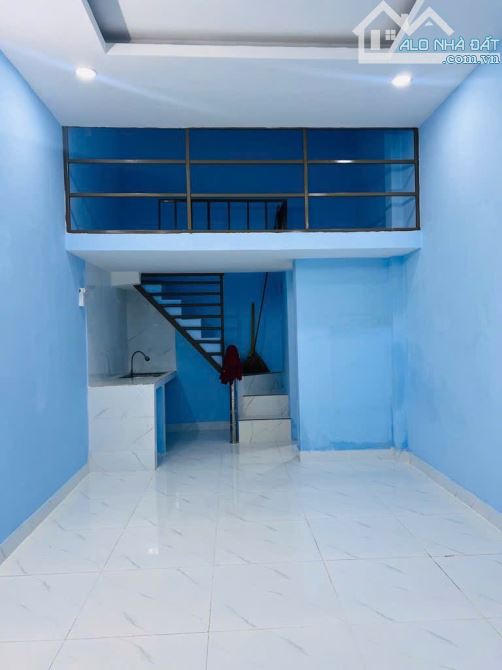 B.ÁN NH.À HẺM Ô TÔ ĐẬU TỚI NHÀ  - SÁT MẶT TIỀN LẠC LONG QUÂN  - Nhà cấp 4 còn mới ở ngay,