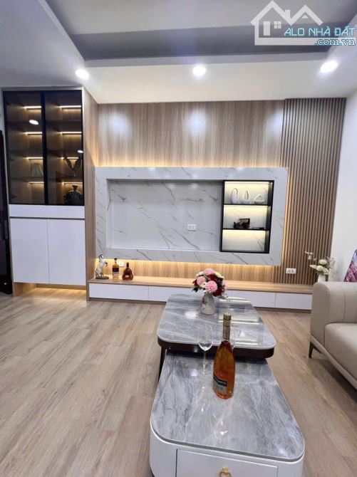 MUỐN BÁN GẤP CĂN CT2 YÊN NGHĨA TẦNG TRUNG ĐẸP FULL NỘI THẤT 3NG 2WC 90M2 GIÁ 5,450 TỶ