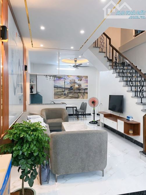 bán nhà 3 tầng – Ngõ đường 19/5, TP Nam Định Đẹp giá tốt ô tô đỗ cửa
