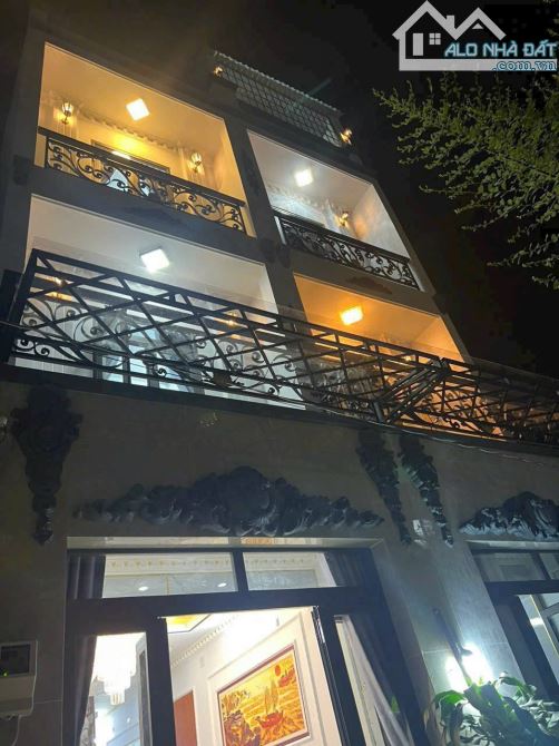 Cho thuê nhà 3 lầu Huỳnh Tấn Phát, NB, DT 3,4 x11m. 4 phòng ngủ. Giá 6 triệu.