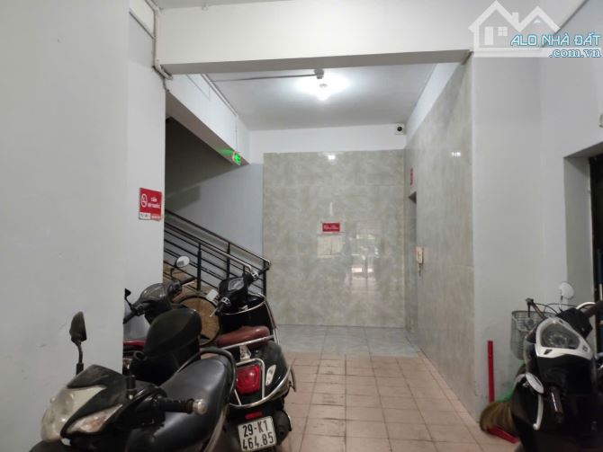 Bán căn hộ C10 Võ Trí Công, 45m2, 1N,1K, giá 3.15 tỷ