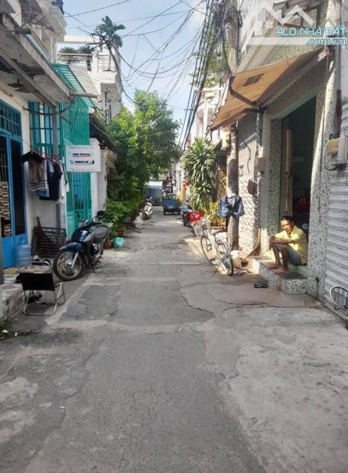 Nhà thống nhất gò vấp. Đường hẻm xe hơi tới cửa nhà