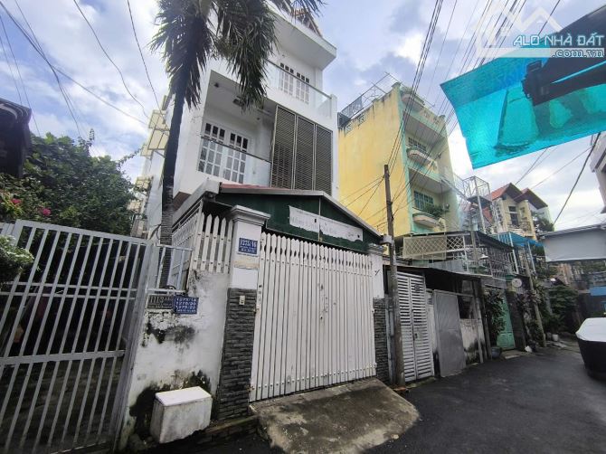 Bán Nhà Hẻm 6m. Phan Văn Trị P10. Ngay CityLand. DT: 4.6x15 cn 67m2 Nhà 3 Lầu Gía 10 tỷ TL