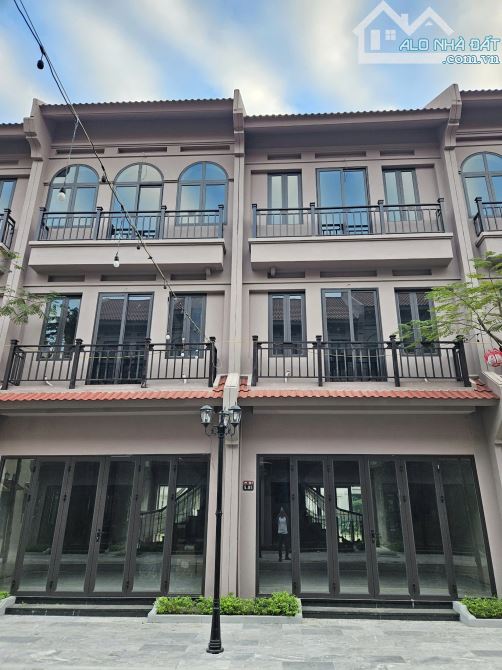 CẦN BÁN GẤP CĂN SHOPHOUSE VƯỜN VUA – PHÚ THỌ, NGAY GẦN HÀ NỘI – KINH DOANH & NGHỈ DƯỠNG
