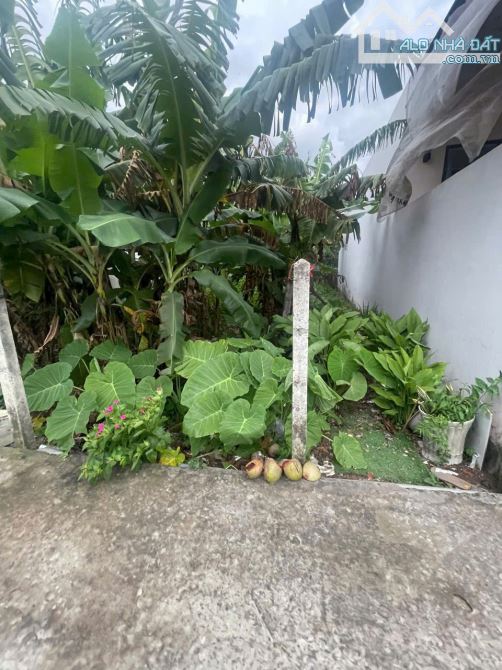 Cần bán lô đất mặt tiền đường xe hơi cách hương lộ 2 chỉ vài chục mét