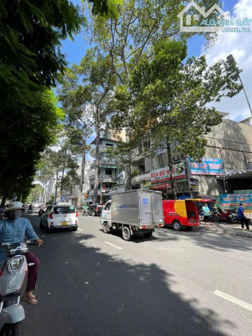 🏢 CẦN BÁN GẤP NHÀ  MT HÙNG VƯƠNG, P.9, Q.5 – DT: 15x35m - CN: 457m² - GIÁ 182 TỶ