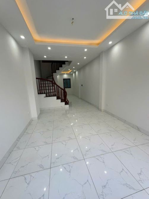 NHÀ 4 T – 39M² – Ô TÔ ĐỖ CỬA – GẦN KĐT HINODE – KIM CHUNG –  GIÁ 4,7 TỶ