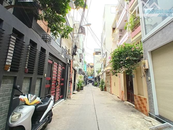 BÁN NHÀ HẺM XE HƠI NGUYỄN VĂN CỪ – Q5 – 4 TẦNG – 55M² – 5 PN – 9.7 TỶ TL
