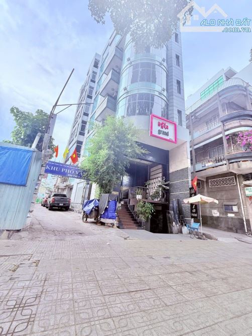 Bán nhà 572B Trần Hưng Đạo,P.2,Q.5, Dt: 9,2x23, trệt,3 lầu, Giá: 37 tỷ TL