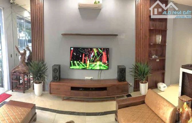 VIỆT HƯNG – LONG BIÊN – 46M² – 9.29 TỶ – LÔ GÓC – Ô TÔ 7 CHỖ VÀO NHÀ – 6 TẦNG THANG MÁY NỘ