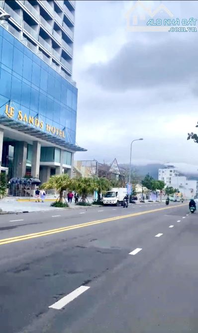 Bán đất đường Hoàng Sa, 2 lô liền kề, view biển, trục đường du lịch 5 sao, DT 10x21,5m
