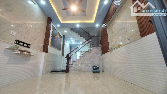HXH chỉ  4.7 tỷ - DT 68m² - 3 tầng - Tỉnh Lộ 10 - Gần Aeon Mall Bình Tân.