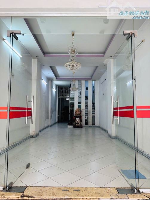 Nhà MT Lê Quang Định ngay chợ Bà Chiểu 4x20 trệt 4L giá  20 tỷ hơn