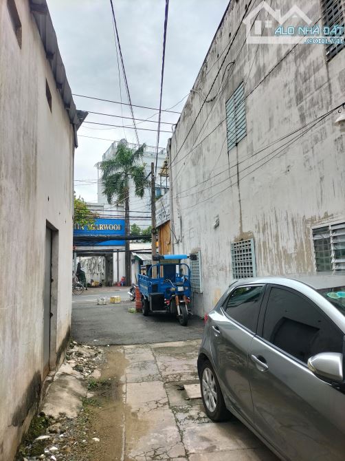 Bán gấp nhà Mặt Tiền THỤT Lê Văn Lương Quận 7, 120 m2 nở hậu, sổ riêng nhỉnh 9 tỷ
