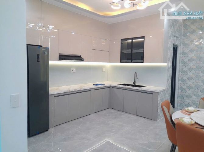 Chủ cần bán nhà Nguyễn Huy Lượng Phường 14 Quận Bình Thạnh, vị trí đẹp, giá chỉ 3TY5, SHR