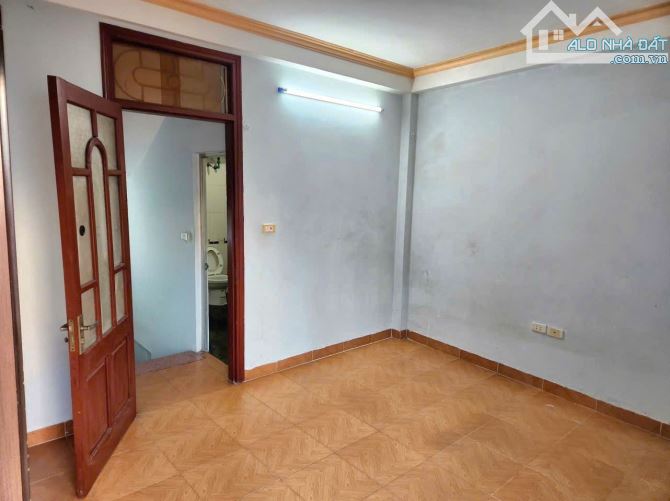 Ngõ 3m nhà đẹp 2 thoáng tràn ngập ánh sáng, gần phố Trương Định 33m2 giá 7.5 tỷ