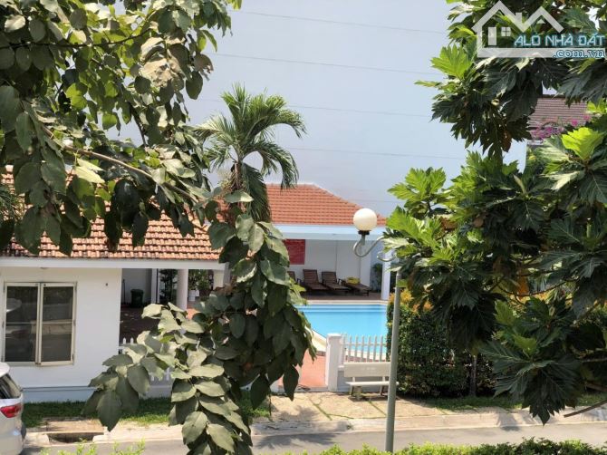 Biệt thự hồ bơi khu 560m2 Compound đẳng cấp Trần Não, góc 2 mặt tiền siêu hiếm
