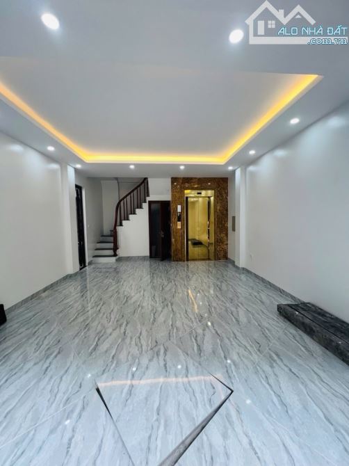 💥 ĐỘI NHÂN – 7 TẦNG THANG MÁY – LÔ GÓC – Ô TÔ VỈA HÈ – KINH DOANH ĐỈNH 💥  DT 41/50m², MT
