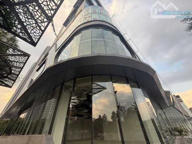 Cho thuê shophouse tầng 1 Goldmark city Rox tower 73 m2, giá 33 usd/m2