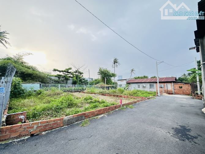 Lô đất đẹp 90m2 full thổ cư đường xe tải Lã Xuân Oai TNPA Quận 9 chỉ 5 tỷ 1