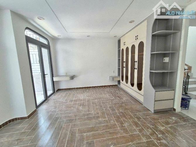 NHÀ MỚI VÀO Ở NGAY. TĂNG TOAN BỘ NỘI THẤT.52M2, 3 TẦNG SỔ VUÔNG.6,9 TỶ. Kết cấu 1 trệt,1 l