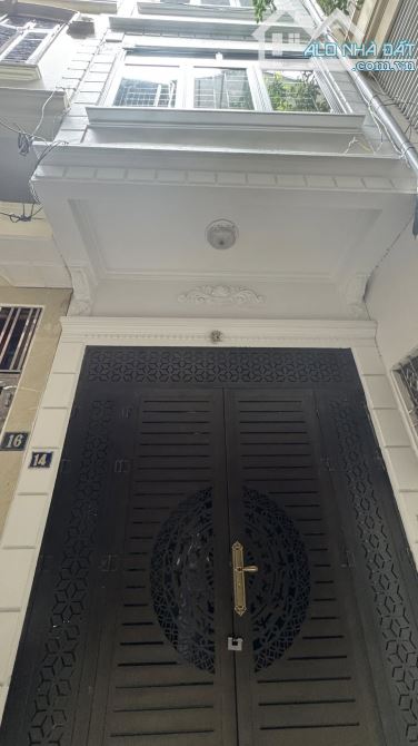 Trung tâm Đống Đa, nhà dân xây, 4 ngủ thoáng sáng, ngõ thông rộng, ở ngay.