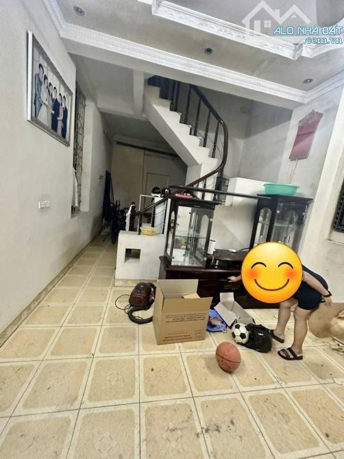 Bán nhà Nam Từ Liêm 42m2 , lô góc , 5 tầng , gần chợ , giá 7.x tỷ